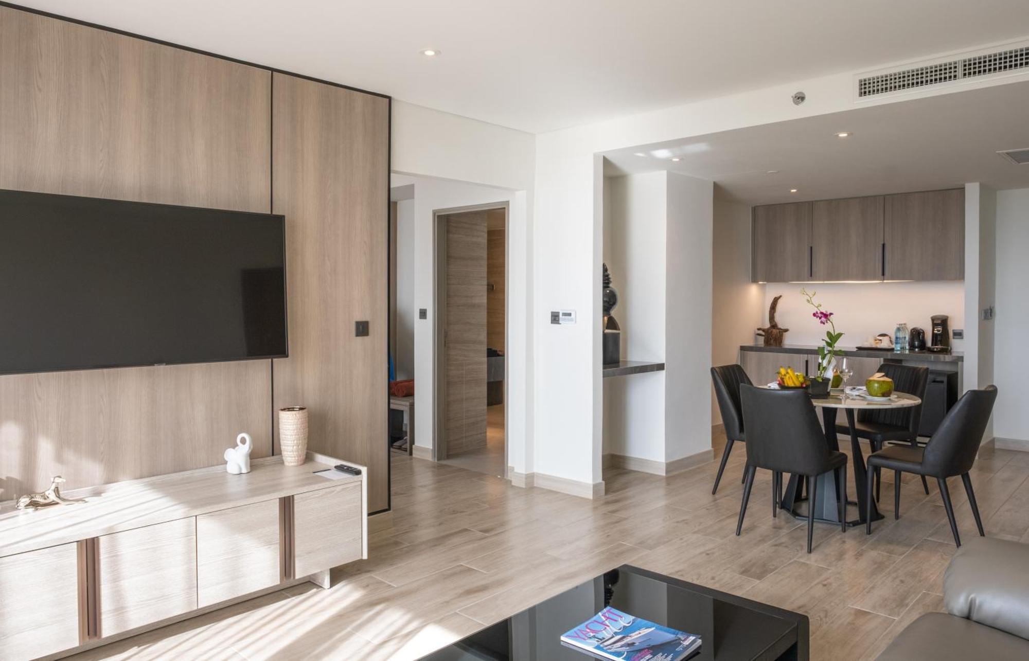 Paradox Resort Phuket Karon Esterno foto Interior of a serviced apartment in London