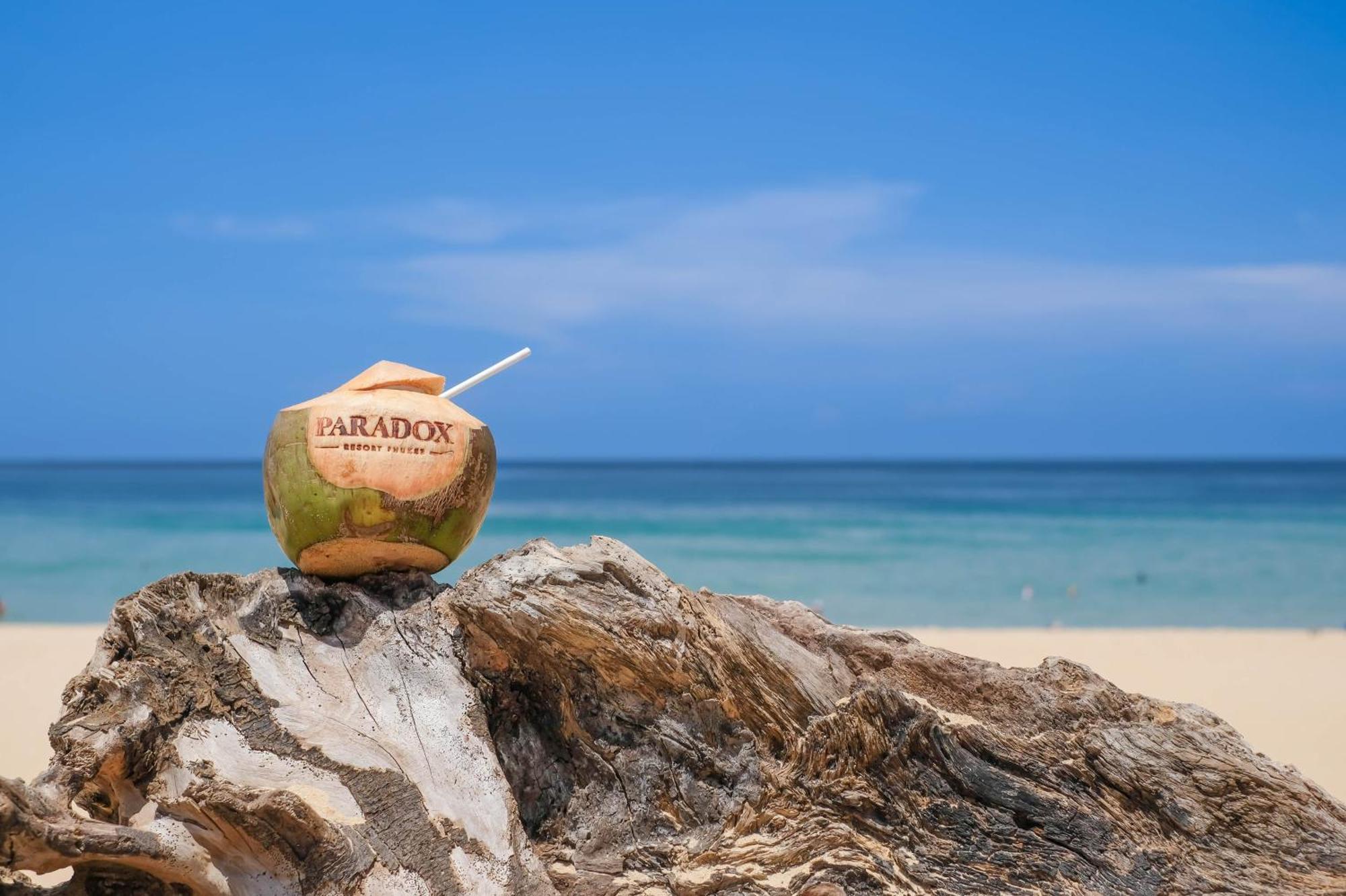 Paradox Resort Phuket Karon Esterno foto Coconut water