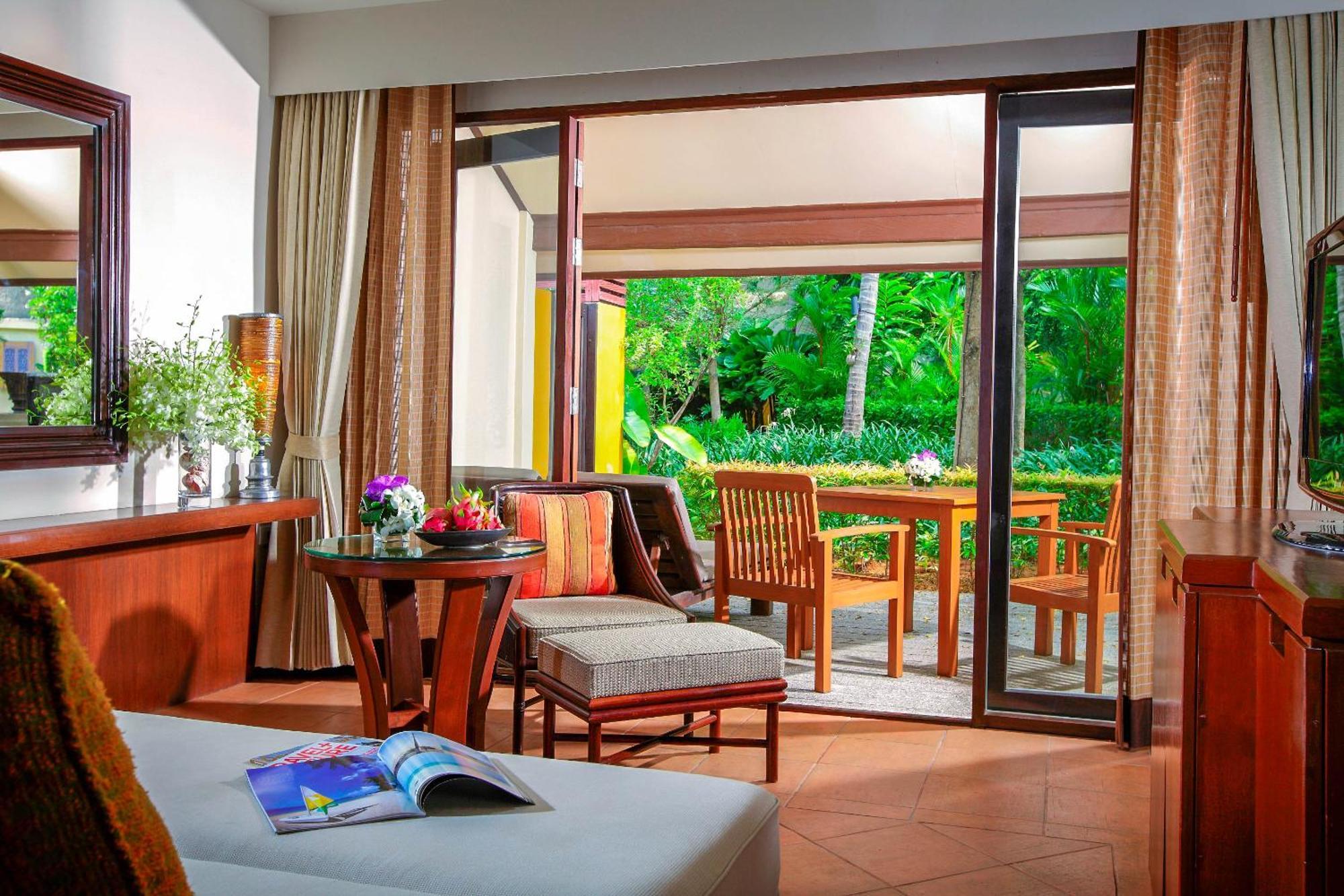 Paradox Resort Phuket Karon Esterno foto Deluxe Room