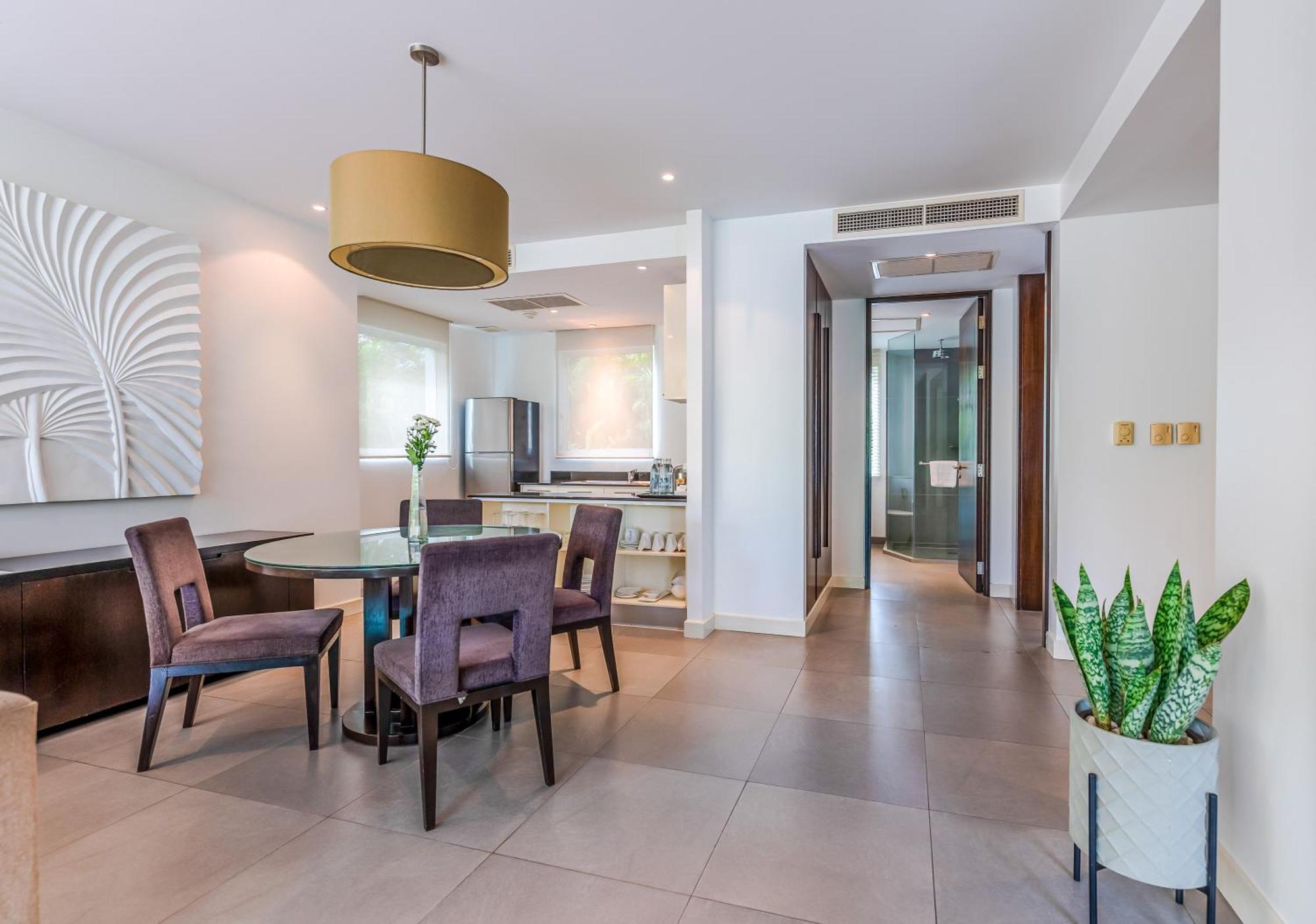 Paradox Resort Phuket Karon Esterno foto A typical apartment at The Residence
